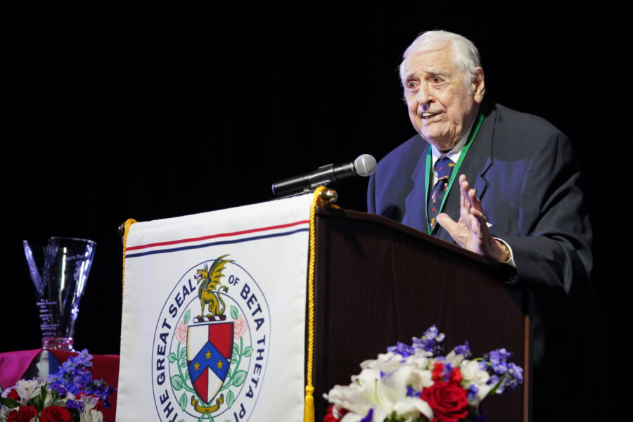Bert Bates delivers his acceptance remarks for winning Beta's Shepardson Award at the 182nd General Convention in Oxford, Ohio.